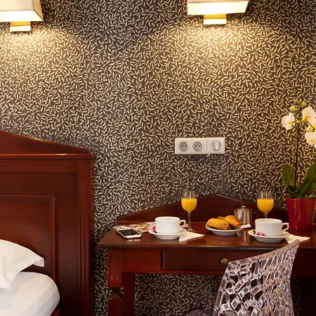 Hotel Eiffel Rive Gauche 3*