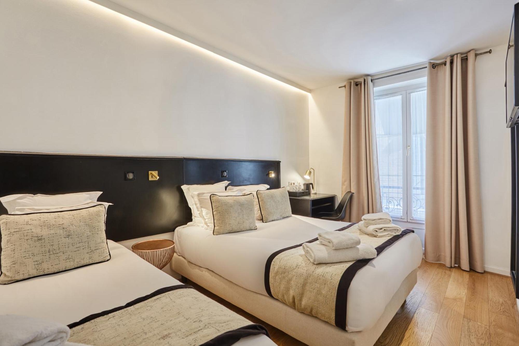 Hotel Eiffel Rive Gauche 3*