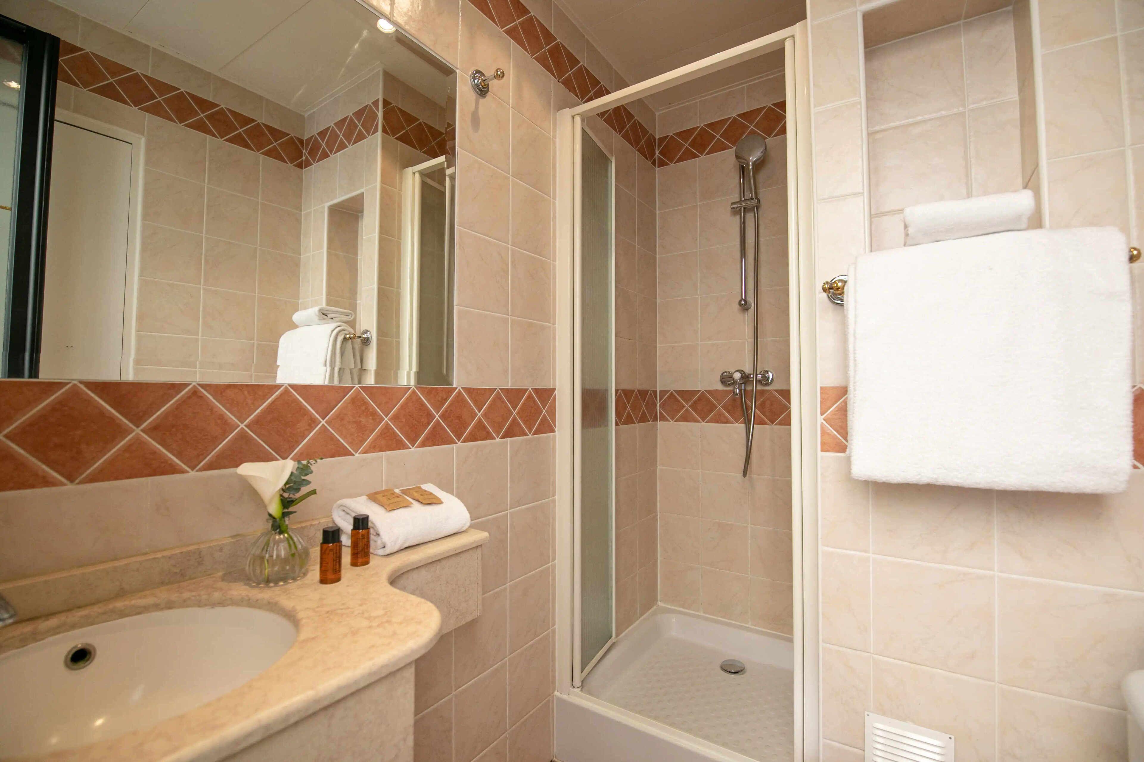 Hotel Eiffel Rive Gauche 3*